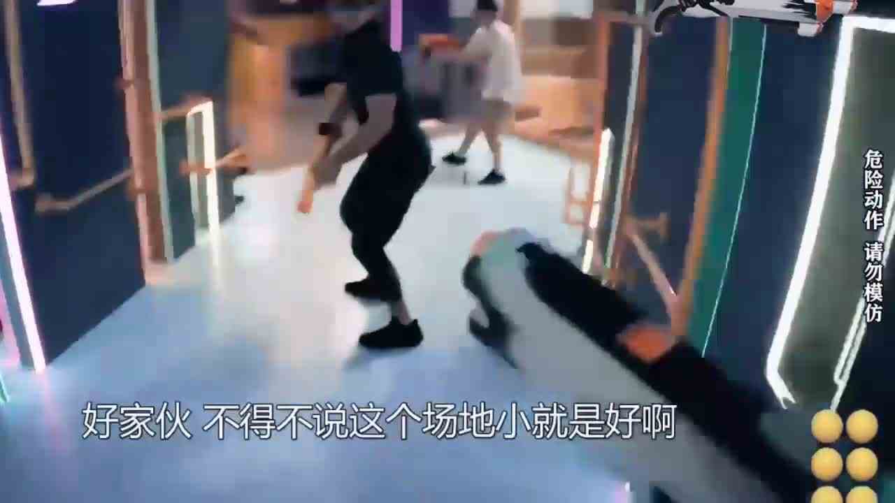  如果你进入吃鸡荒野未来模式？第一视角带你体验炫酷吃鸡！