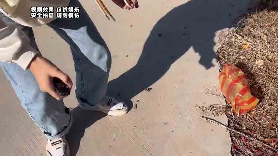 卧龙凤雏！妹子被炸哭了！脸都黑了！