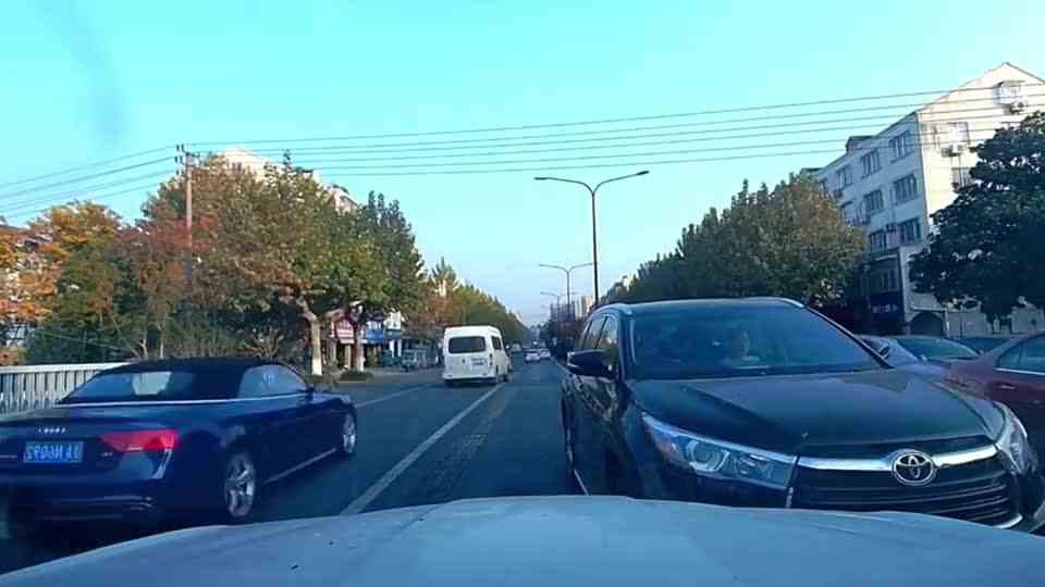 方向突然往我这边打是几个意思