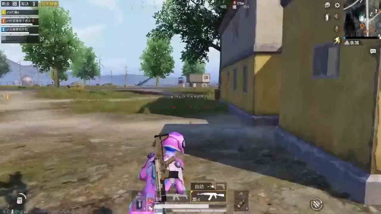 和平精英：穿着梦幻火箭套装吃鸡，用上这些神器，野区轻松乱杀