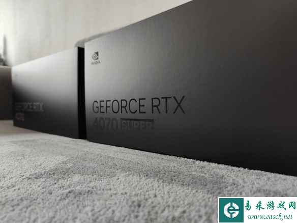 推主分享RTX4070 Super显卡实物图:全黑风格更显稳重