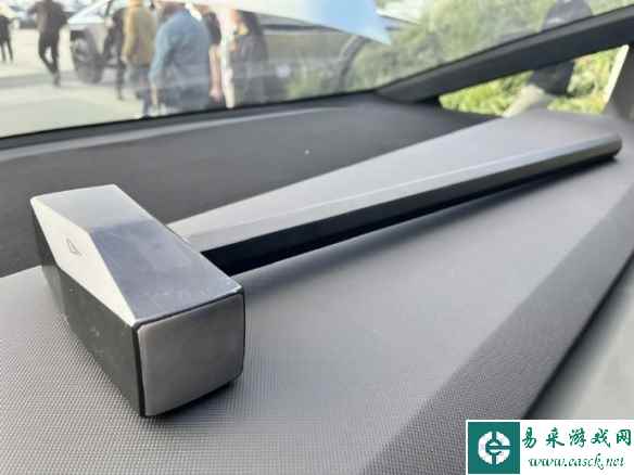 特斯拉再次推出Cybertruck周边产品：这次是赛博大锤