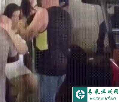 摸鱼好歹把裤子穿上 动图 看完满脑子只剩下球了