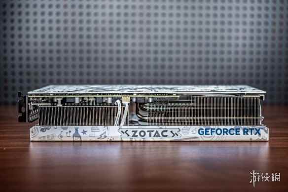 索泰RTX 4070 SUPER X-GAMING OC欧泊白显卡评测