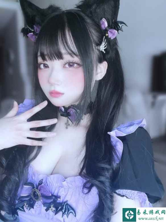 可爱的小脸竟有如此爆炸的身材!COSER神还原菲伦芙莉莲