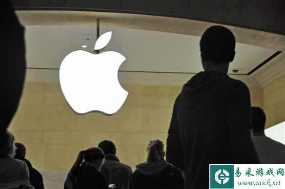巴菲特大量抛售苹果股票！四季度减持市值约131亿元
