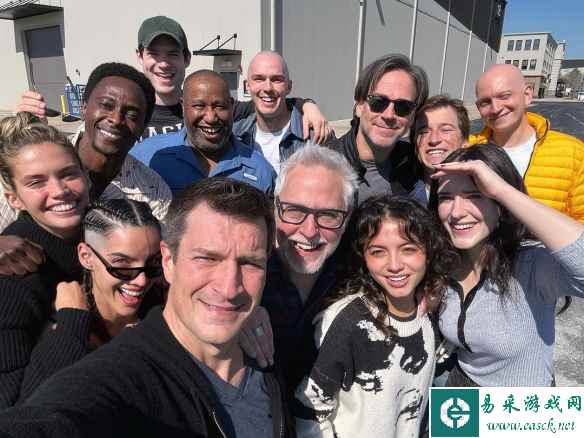 新DC宇宙开篇之作《超人：传承》或开拍 主演晒合照