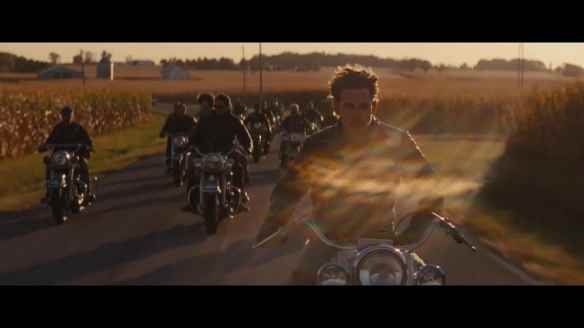 汤老师新片《摩托车手》曝新预告 充满荷尔蒙的速度