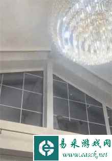 小姐姐屁股上怎么有奇怪的东西?动图颜值超高的女汉子