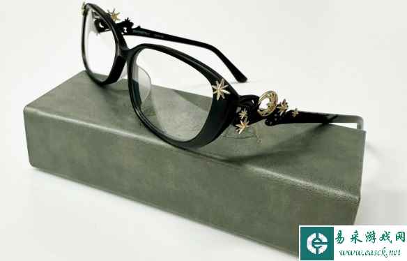 白金推出《猎天使魔女3》贝姐同款时尚眼镜