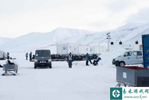 “滚导”新片《超人》挪威片场照曝光 一片冰天雪地