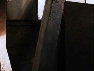 PS官方发布《FF7》破坏剑手工制作视频:金属锻造而成