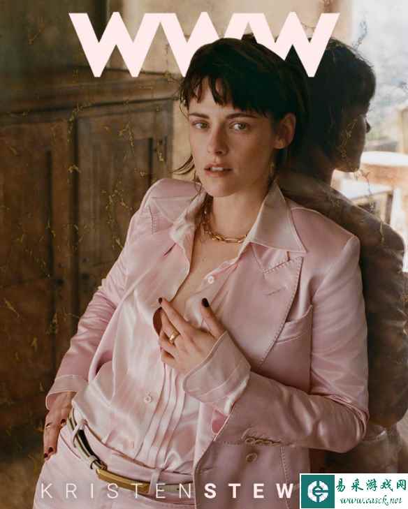 "暮光女"克里斯汀斯图尔特杂志写真 大秀美好身材！