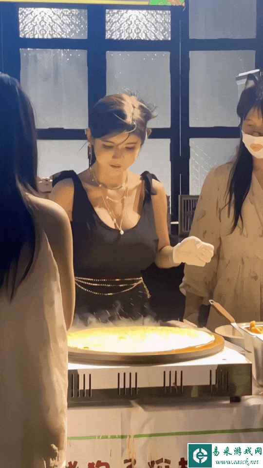 偷内裤把衣架也顺走了多可恨 动图 猫猫躺街上赚猫粮