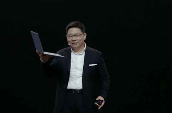 余承东发布会全程没提华为P70！网友悬着的心终于死了