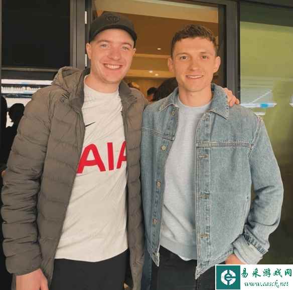 荷兰弟看了赞达亚"三人行"新片 网友：别进电影院！