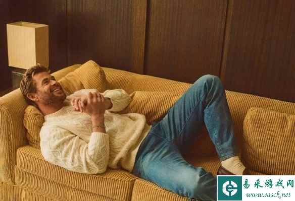 克里斯·海姆斯沃斯新杂志写真 举手投足都是荷尔蒙