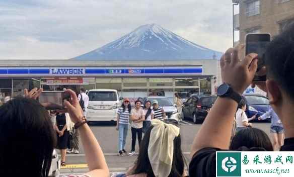 日本一小镇用极端方式阻挡游客：保护当地居民生活