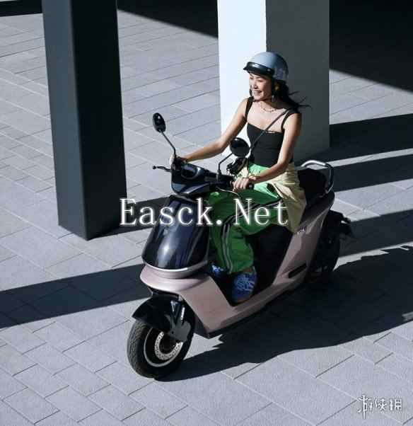 通勤代步摩托车怎么选？独特颜值的九号电动妙想家C系了解一下