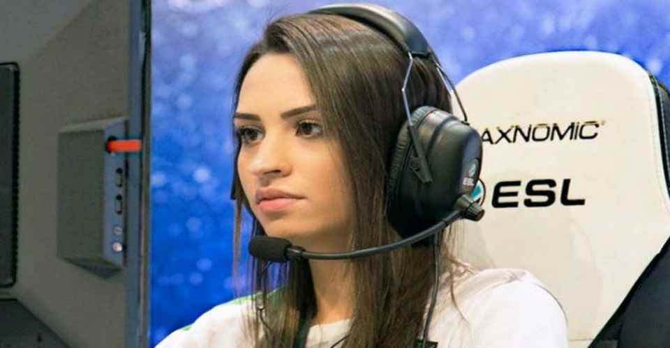 巴西前《CS:GO》美女职业选手 因诈骗被判116年