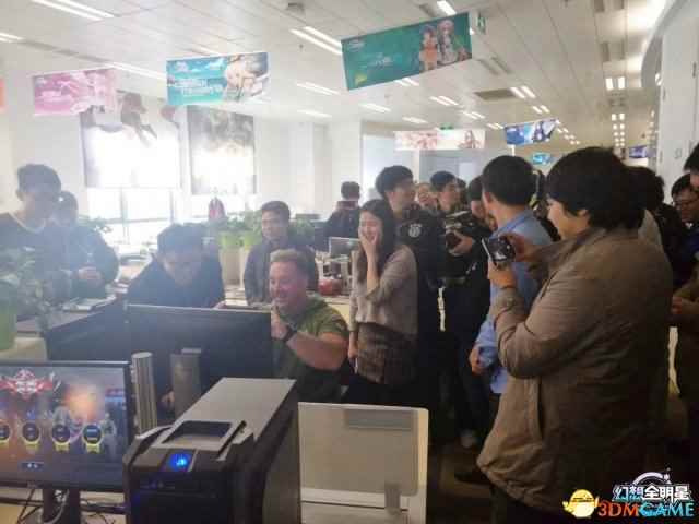 哲学家♂比利已沉迷得欲罢不能的吃鸡游戏是这款