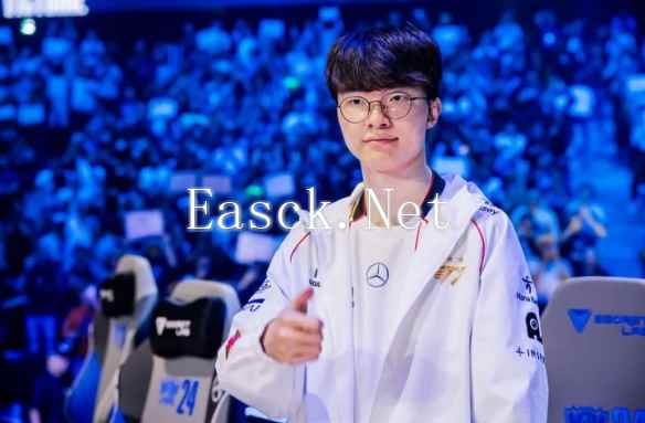 Faker新加坡粉丝见面会：最爱玩盖伦 还自曝开车刮擦