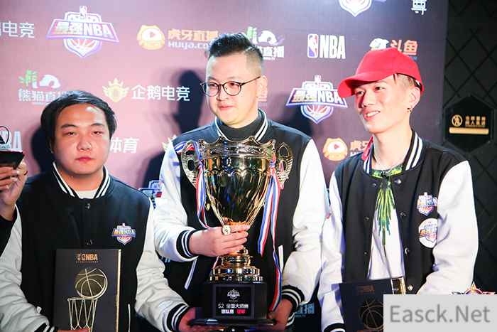《最强NBA》全国大师赛冠军梦回队专访：团队至上，稳抓防守