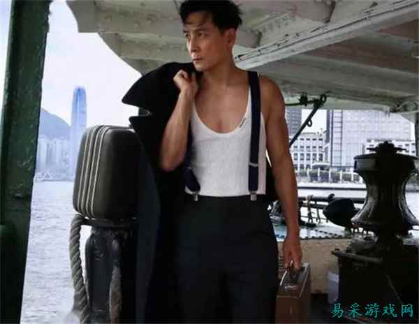 吴彦祖怒斥有乘客在飞机上光脚踩座椅：公共空间的文明底线在哪里？