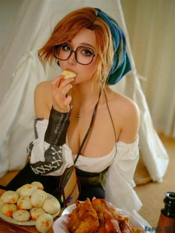 《怪物猎人：荒野》阿尔玛Cos美图：眼镜娘胸怀宽广