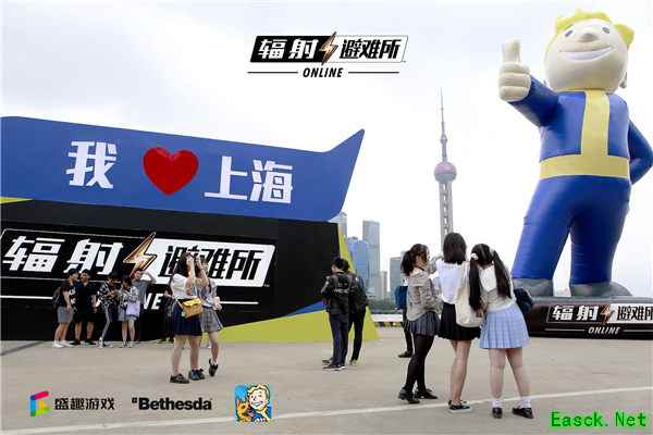 外滩大事件：哈结棍！巨型辐射小子惊现外滩！