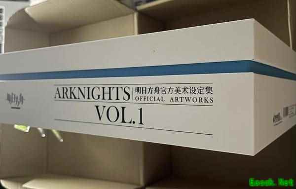 明日方舟：超值官方美术设定集Vol.1上手开箱玩 内容丰富翔实 质感惊人