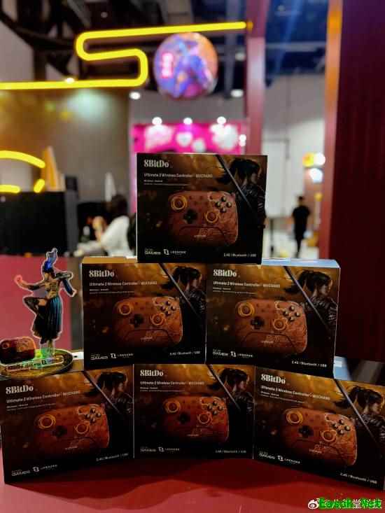 八位堂《明末：渊虚之羽》线下试玩会：联名手柄超酷！