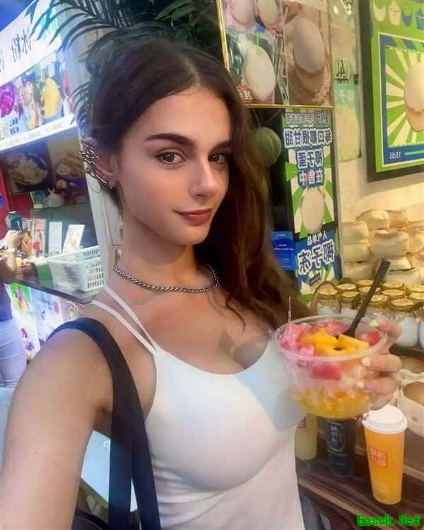 英国模特Roya Athina参与《生化危机9》面部捕捉