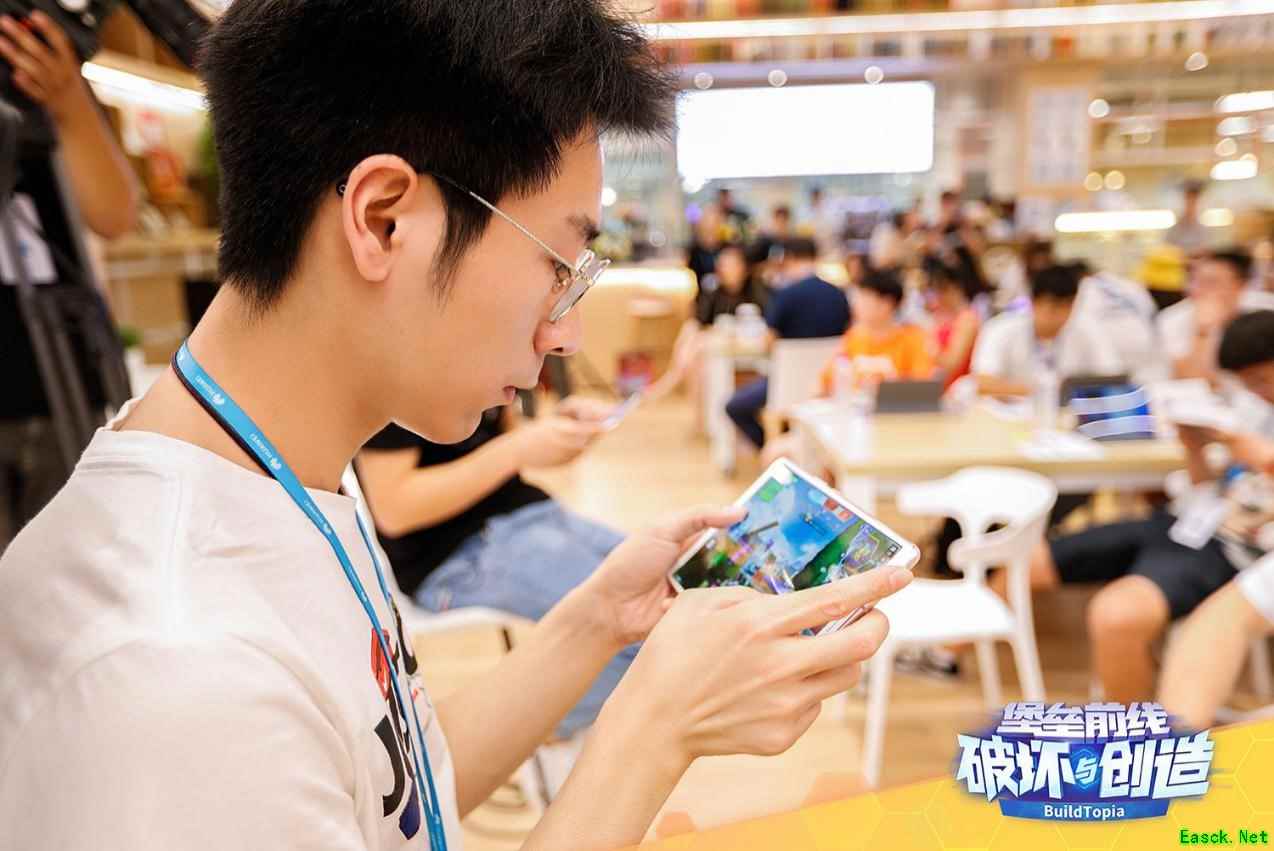 将游戏玩成电影《堡垒前线》联手华为亮相平板M6媒体品鉴会