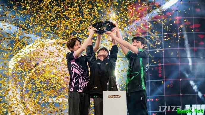 中国VKG战队勇夺2025电竞世界杯《Apex英雄》总冠军