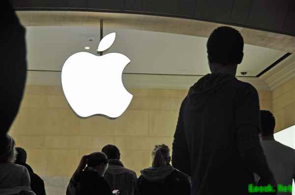 苹果将迎十年来最大规模换血：很多60+岁高管身家数亿 该退休了