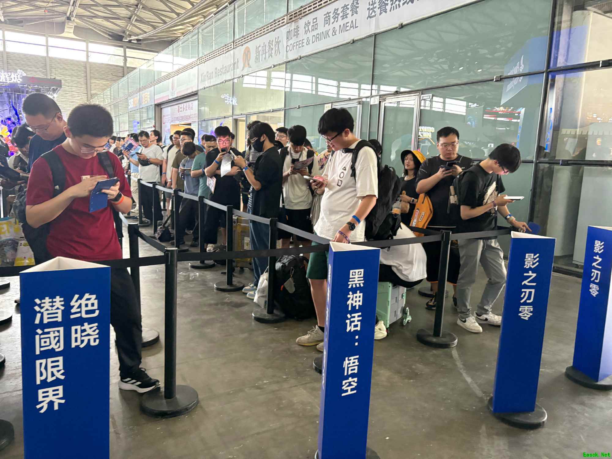 2025 ChinaJoy 现场盛况：多个热门展台大排长龙！