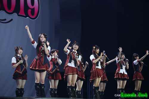 《AKB48樱桃湾之夏》百变时装随心换 还原公式服
