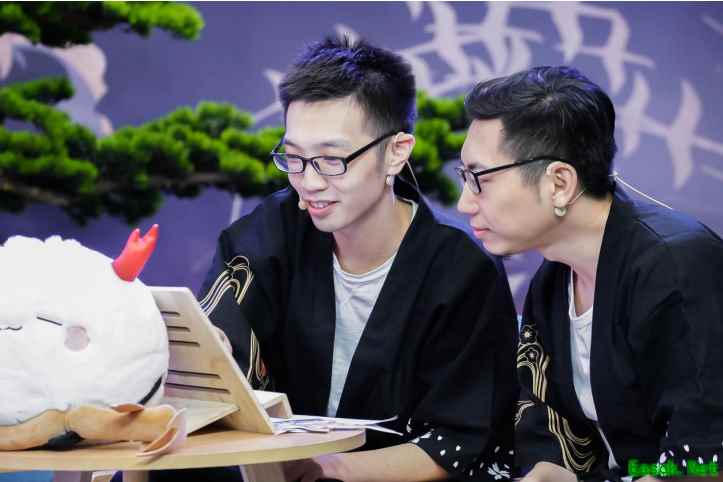 百闻牌不思议牌局之夜 锦鲤信小呆变非酋照样“血虐”李天师