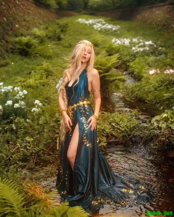 COSER Tsuna.mi挑战严寒，完美还原艾尔登法环玛丽卡角色神韵