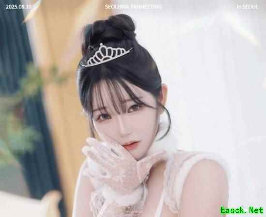 剑星游戏体模尹雪花新作：复古奶牛风与清新花架造型大PK