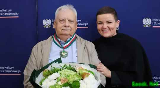 《巫师》原作者获波兰国家大奖!CDPR发文祝贺!