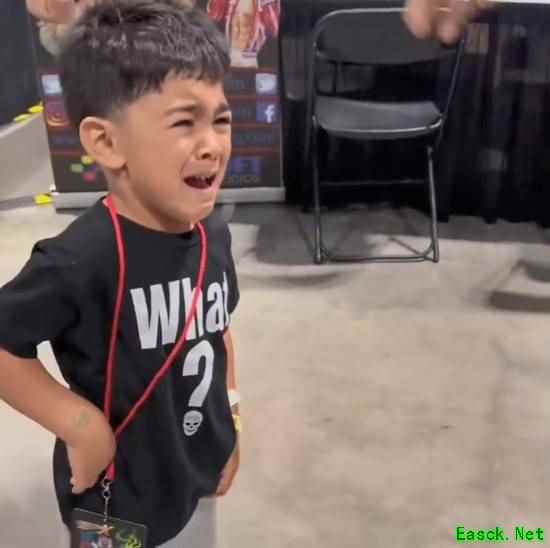 演员史蒂文·奥格重现GTA崔佛名场面,模仿惟妙惟肖吓哭小粉丝