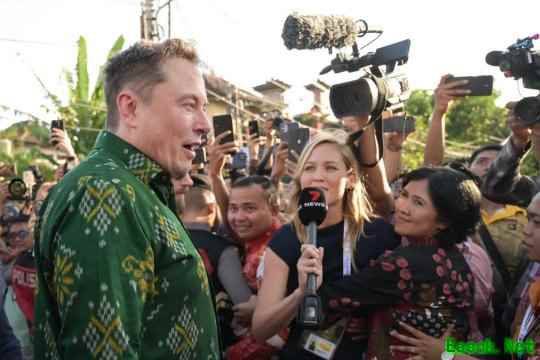 《博德之门3》发行总监怒喷马斯克AI游戏：圈钱把戏