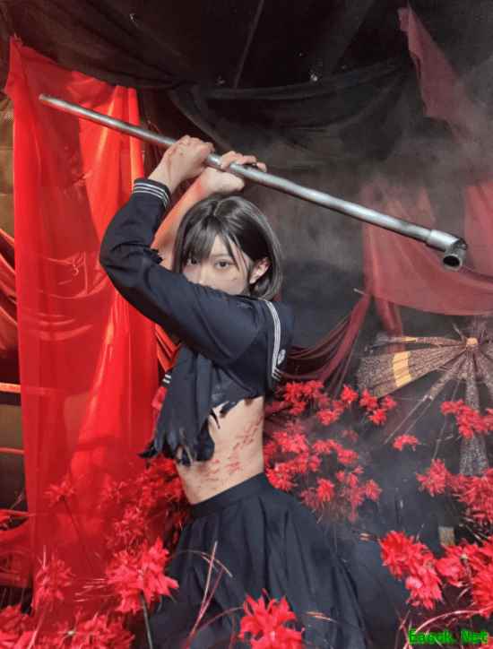 美女推主COS《寂静岭f》女主："水管战神"的压迫感！