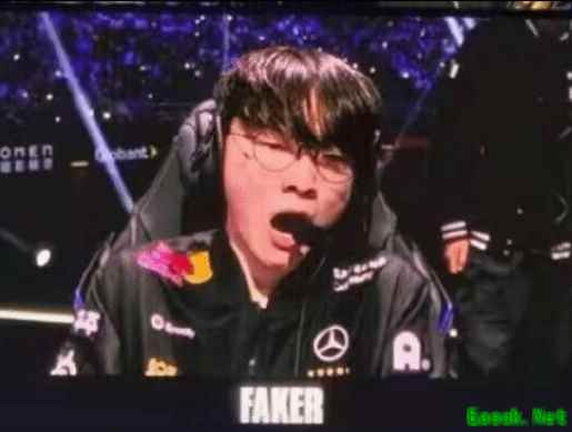 TES给Faker打困了！网友称第一次见到Faker打哈欠