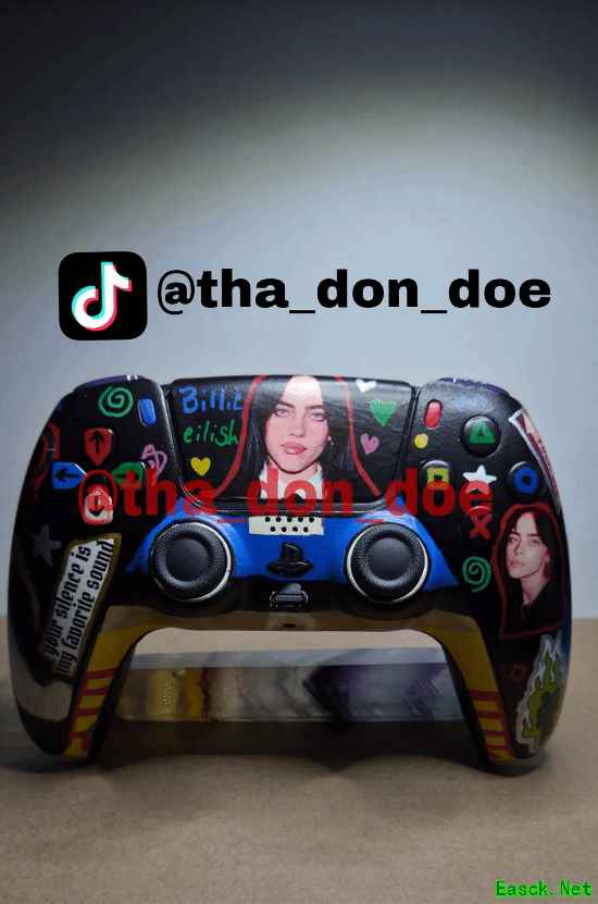 外国网友定制“碧梨”PS5手柄！正面涂装纯手绘