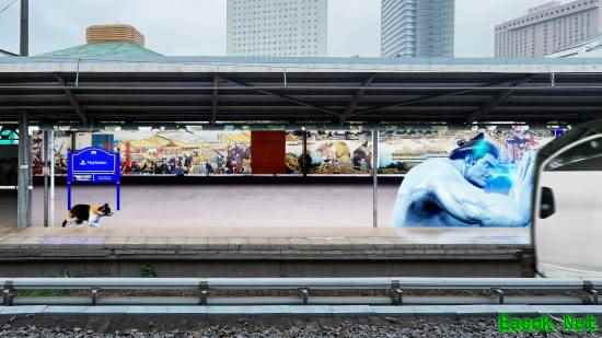 索尼最新户外创意广告！蓝皮相扑选手硬刚现代日本火车