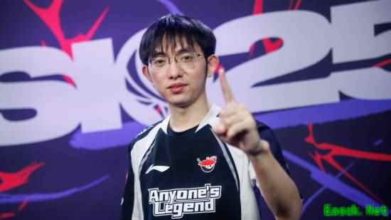 格局拉满了!唯一国产冠军上单替网友买单引热议