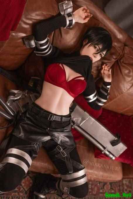 侧躺撩衣太诱惑！大洋马Coser出多位二次元女神